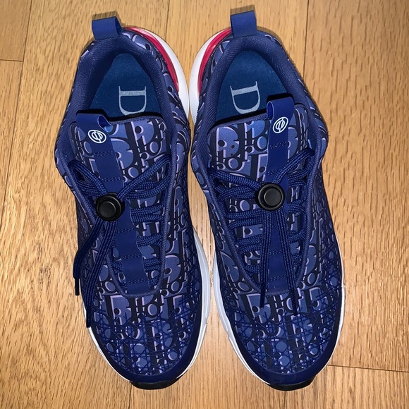 Men sneakers (only been wore a couple times) the price is my set price. - Picture 1 of 7